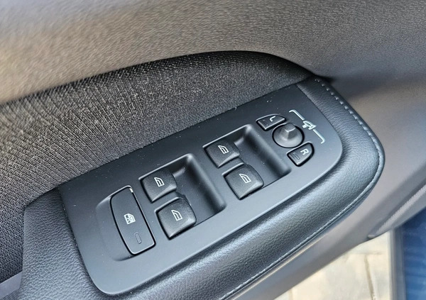 Volvo V60 cena 99900 przebieg: 185000, rok produkcji 2020 z Krynica-Zdrój małe 379